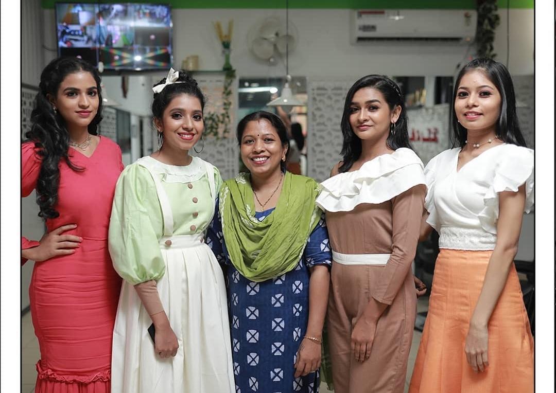 THE TOUCH AND GLOW BEAUTY PARLOUR AND MAKEUP STUDIO THRIPPUNITHURA