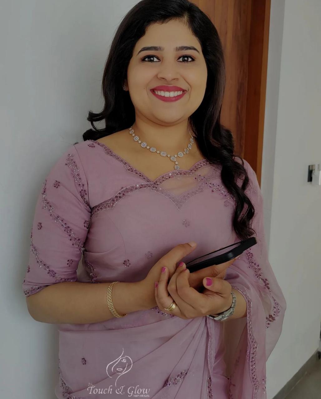 THE TOUCH AND GLOW BEAUTY PARLOUR AND MAKEUP STUDIO THRIPPUNITHURA